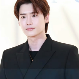 Ли Джон Сок (Lee Jong-suk, кор. 이종석) Ли Джон Сок (Lee Jong-suk, кор. 이종석)